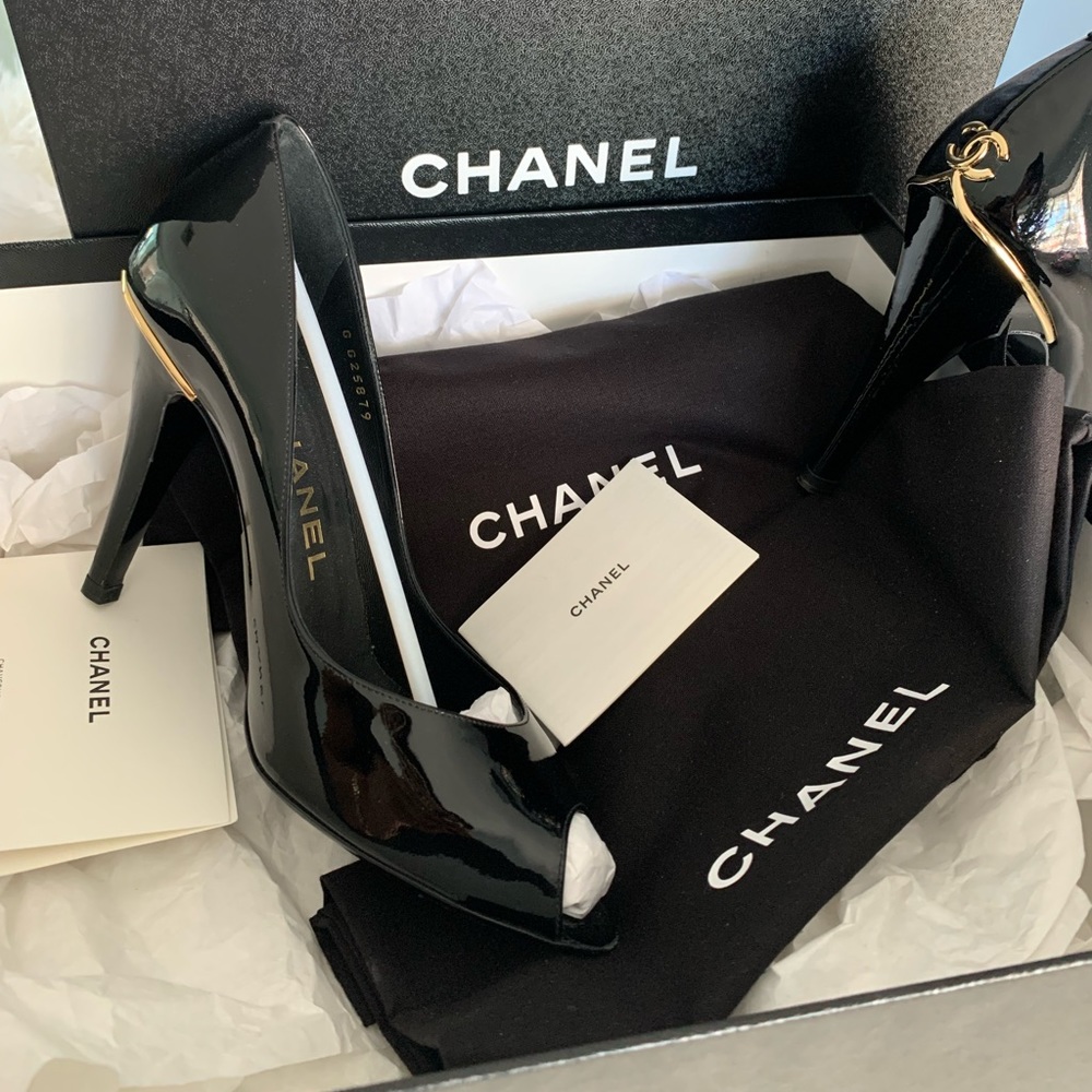 Chanel black heels, CC logo, size 38